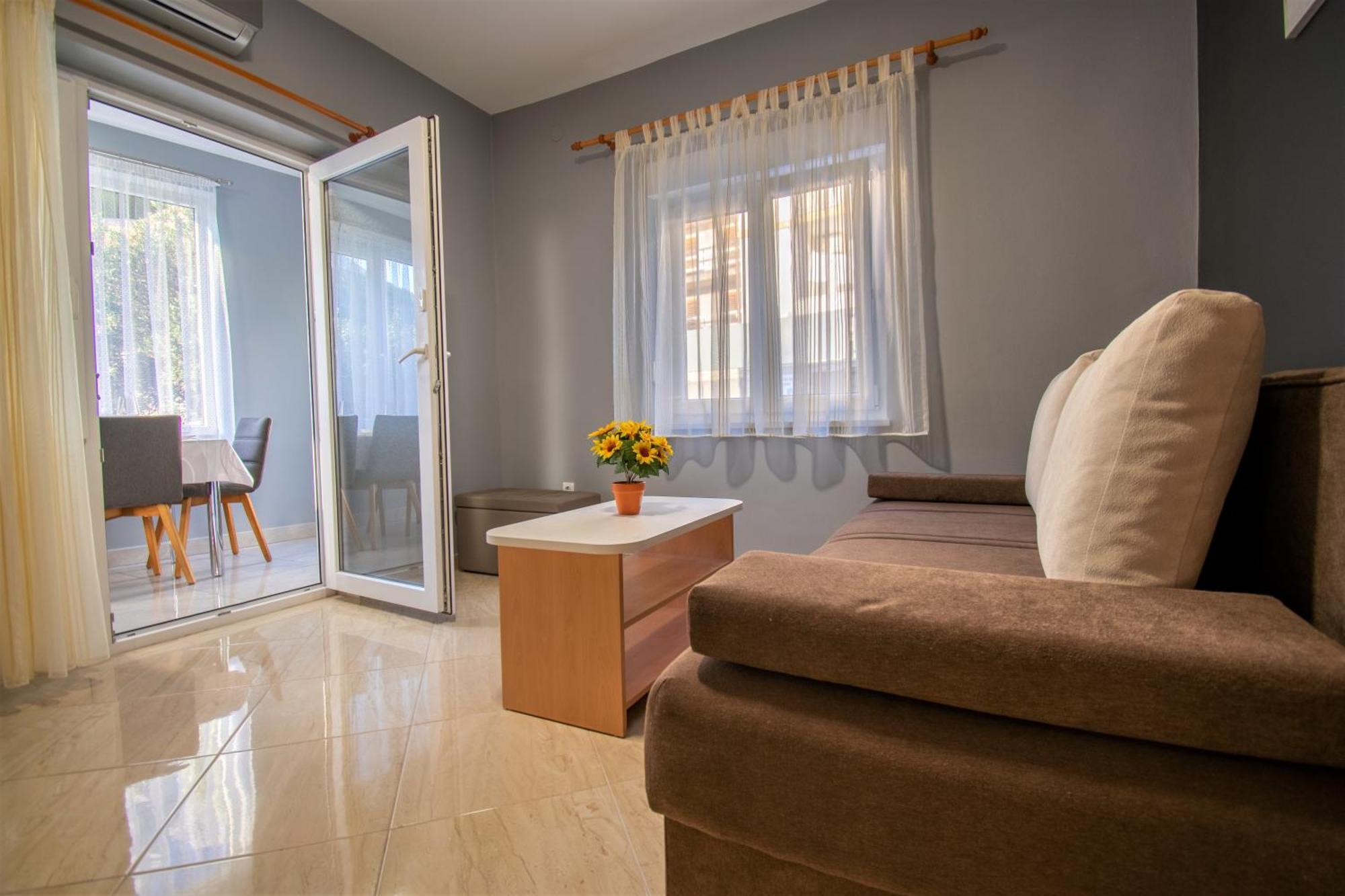 Apartments Hudovernik Baska Voda Exterior photo