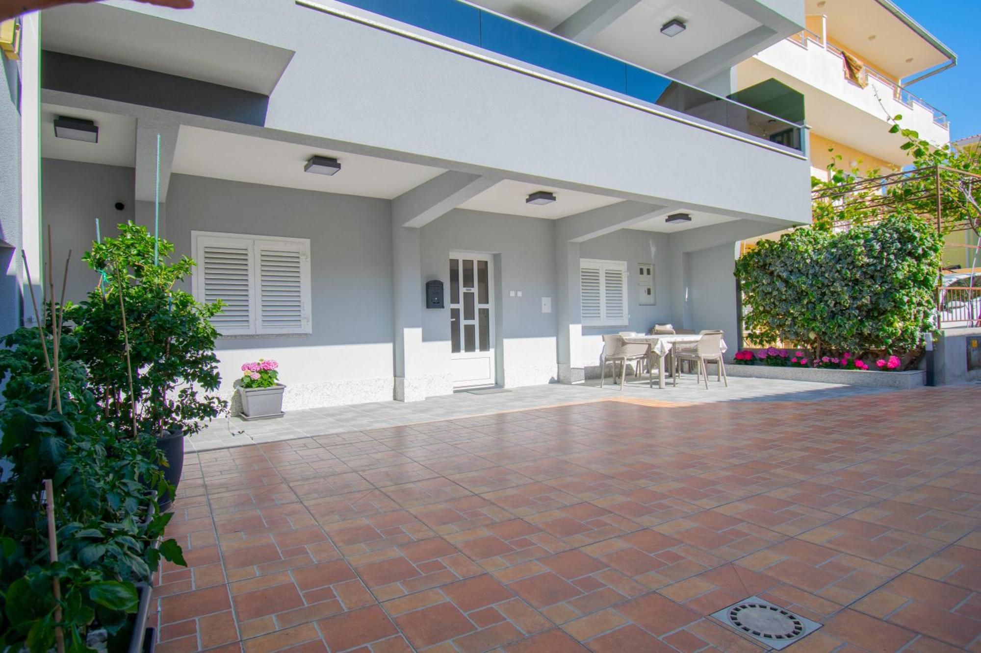Apartments Hudovernik Baska Voda Exterior photo