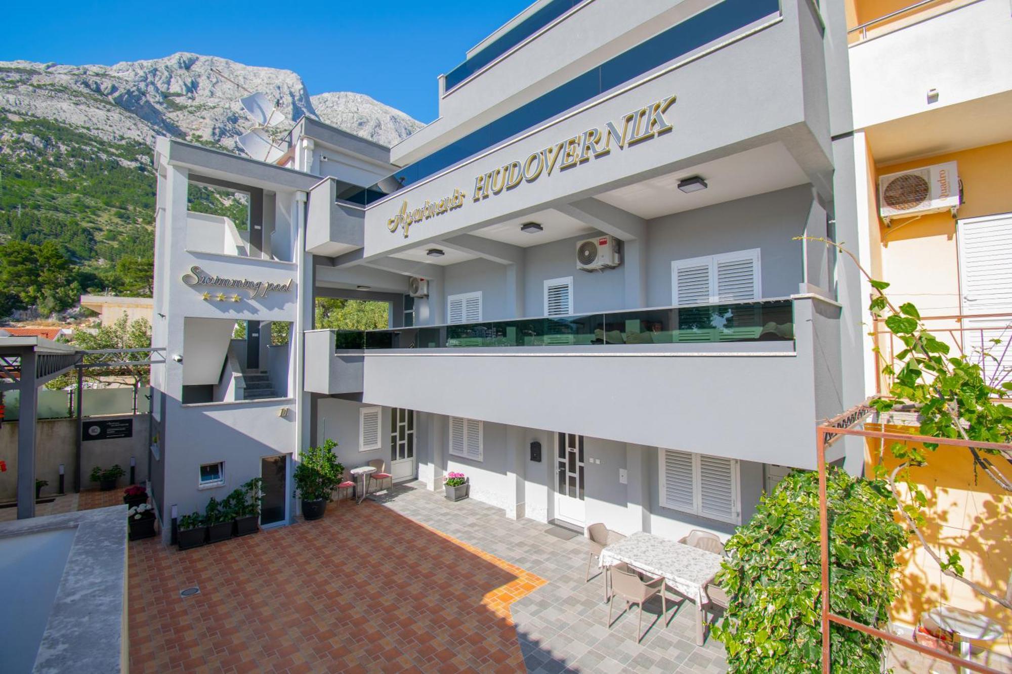Apartments Hudovernik Baska Voda Exterior photo