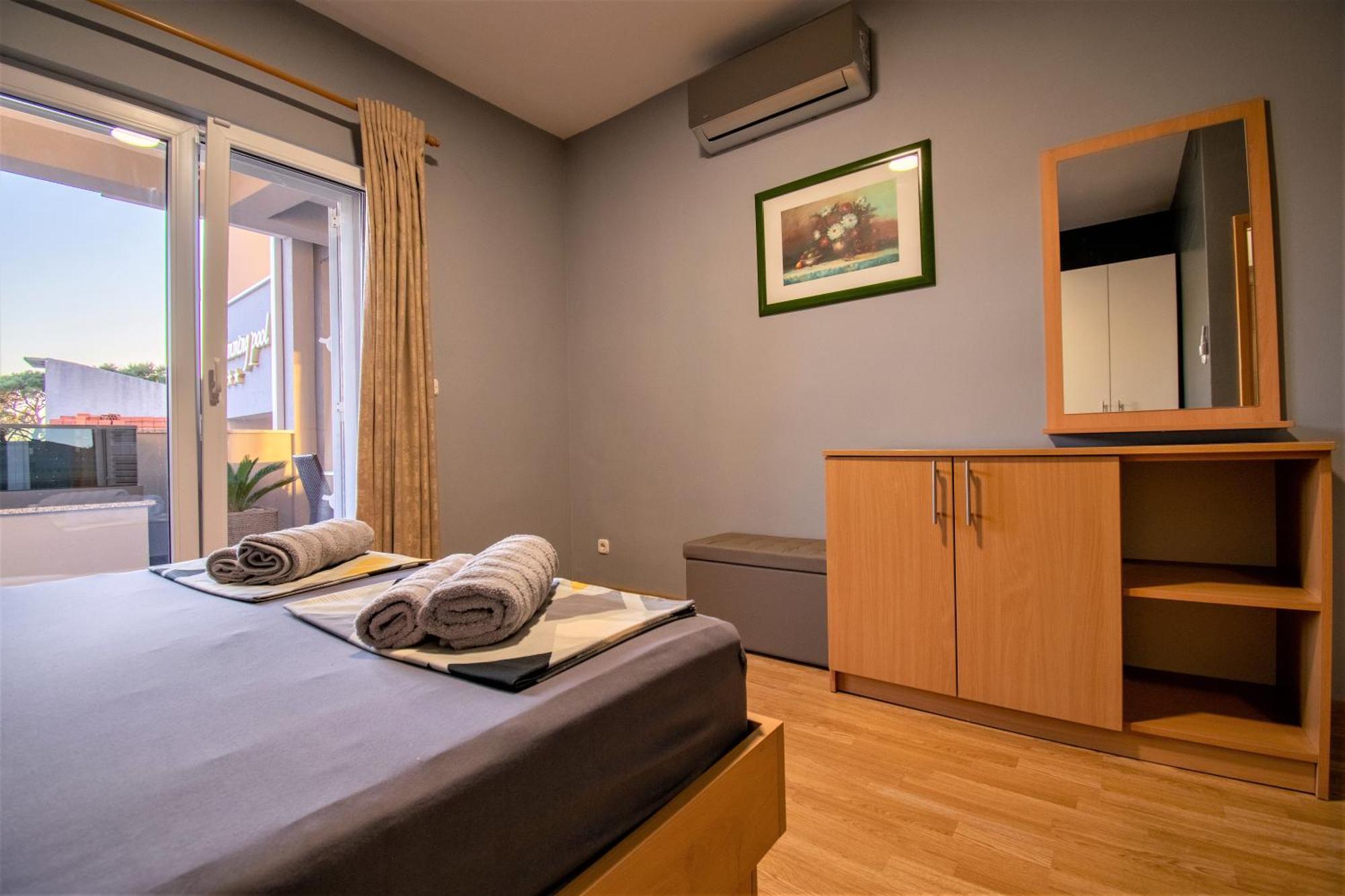 Apartments Hudovernik Baska Voda Exterior photo